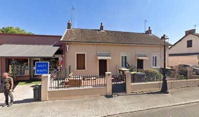 Chevrier Claudette, Marchand de Journaux à Montchanin